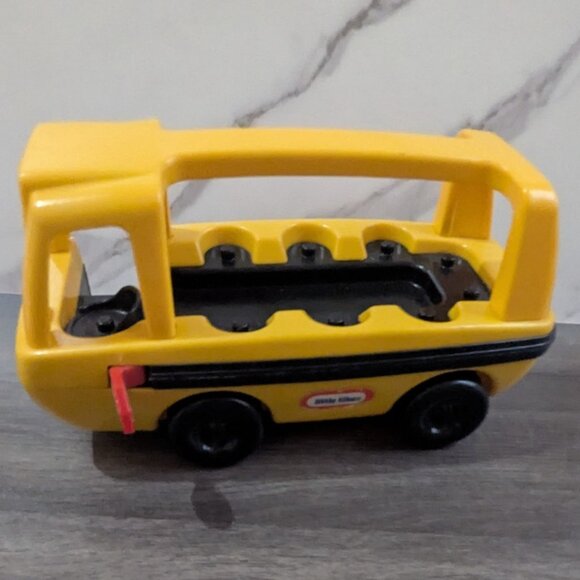 Little Tikes Yellow Plastic Toy School Bus W/ Carry Handle & Stop Sign Pre-Owned - Picture 2 of 10